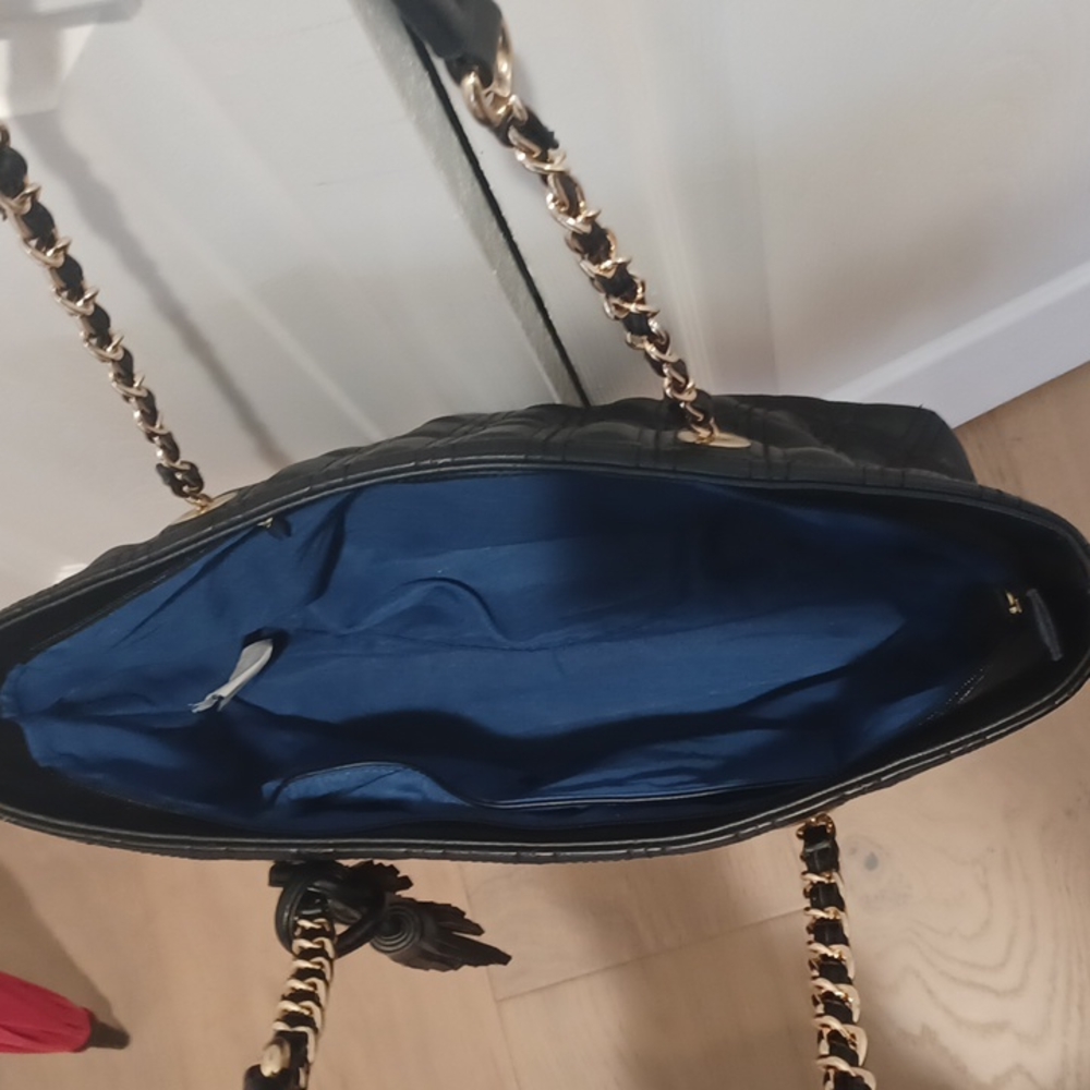 Purse - Picture 2 of 3